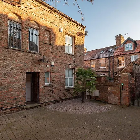 The Old Coach House * York