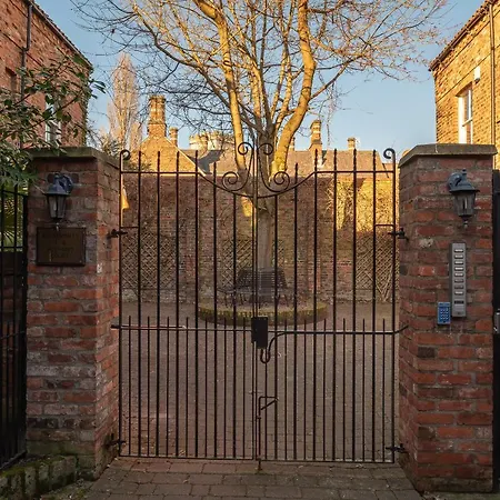 The Old Coach House Lägenhet York
